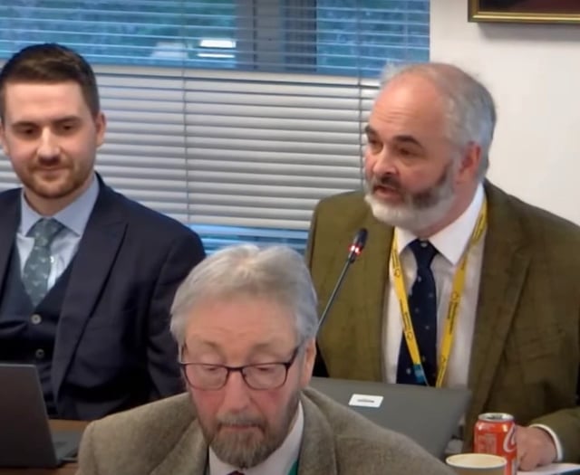 Councillor steps away from Tory group after gambling charge