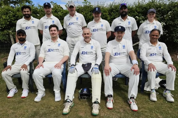 Ross-on-Wye CC in their new playing kit sponsored by @jehlaundry and Nigel’s Windows