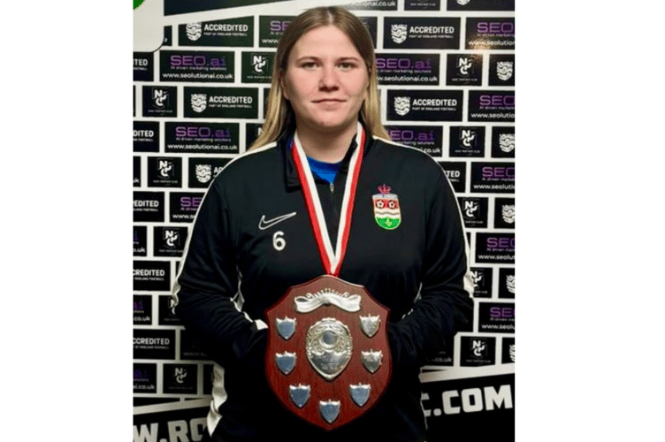 Hollie Mace with the Joyce Thomas award