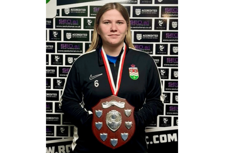 Hollie Mace with the Joyce Thomas award