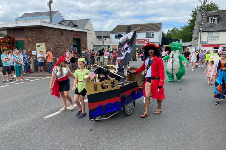 Captain Hook and Peter Pan 