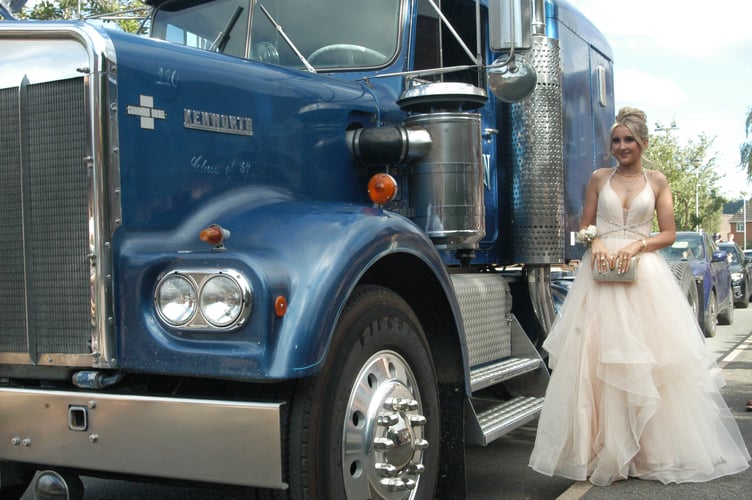JKHS prom