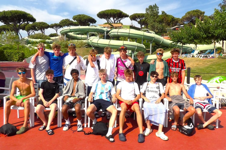 Ross Juniors U15s enjoyed a fantastic trip to the water park