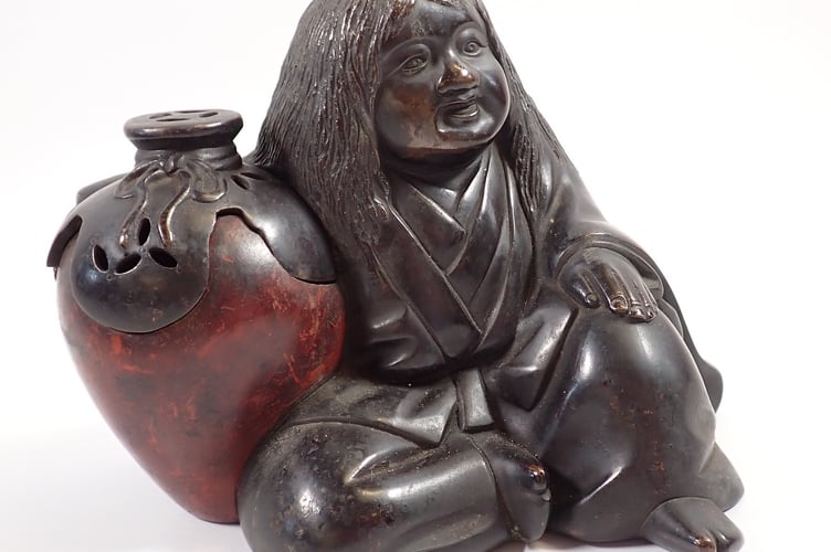 Japanese bronze Koro of Okama