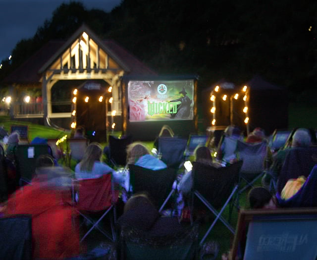 'Wicked' outdoor screening draws crowd despite windy weather
