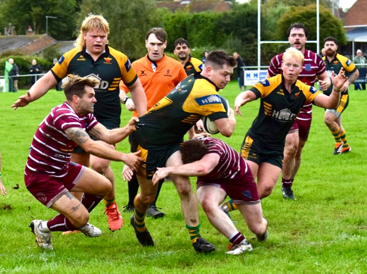 Newent lay siege to the Newport line