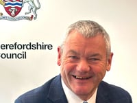 Herefordshire Council 's chief executive to step down