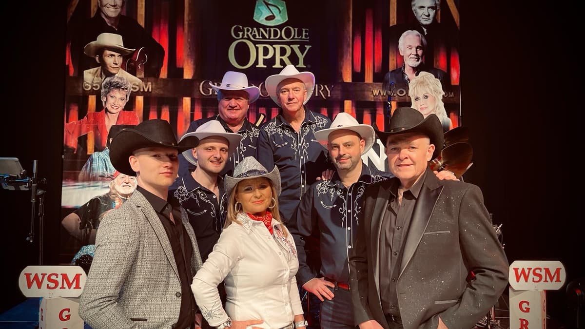 Nashville Live bursts onto Savoy stage
