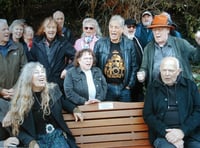 Ross-on-Wye honours Mott the Hoople founders with memorial bench