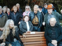 Ross-on-Wye honours Mott the Hoople founders with memorial bench