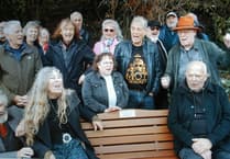 Ross-on-Wye honours Mott the Hoople founders with memorial bench