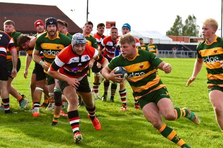 Nothing could stop Newent as they ran out 66-12 winners at Nuneaton