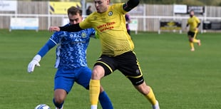 Daffs wilt in the wind as Wantage end winning run