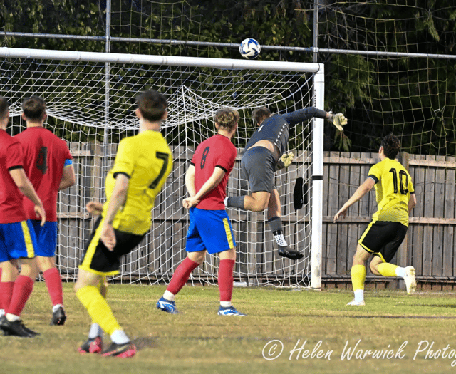 Spot-kick heartache for Daffs as Saracens go through 6-5