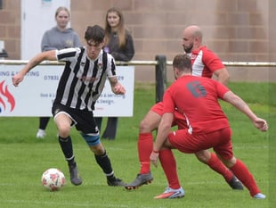 Daffs wilt at Woodford in 3-0 loss as Lydbrook smash Mitcheldean 10-0 