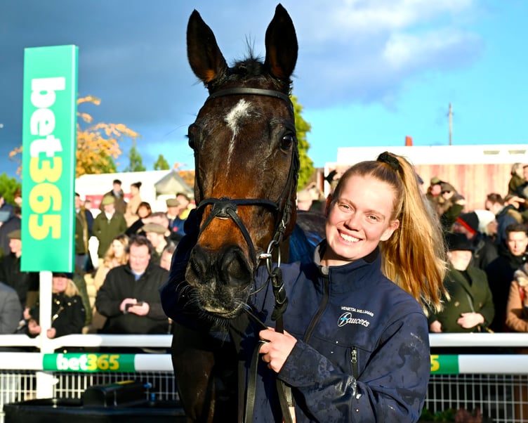 Djelo won the Grade 2 Charlie Hall Chase at Wetherby for Venetia Williams' yard, scooping a £56,000 first prize.