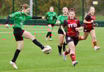 Juniors' five-star show overcomes Wanderers in the cup