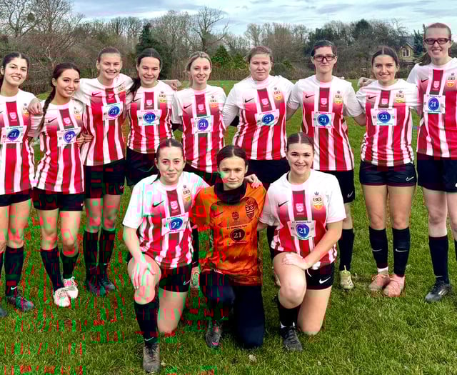 Sweet 16 as Juniors wallop Welland to go third in league