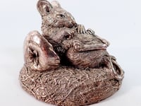 Smiths New Year auction packed with antiques and jewellery