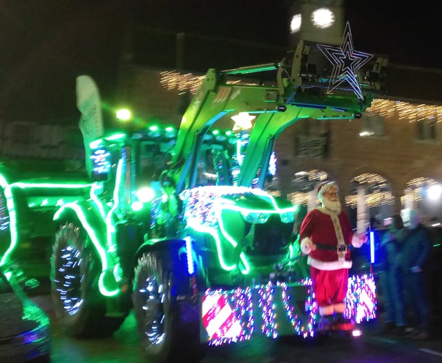 Festive tractor rally lights up Ross streets