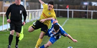 Knights close in as Daffs undone by late winner 