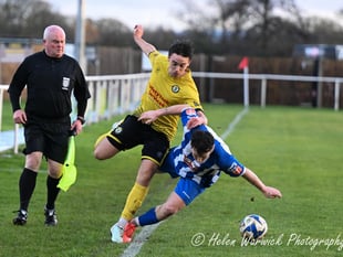 Knights close in as Daffs undone by late winner 