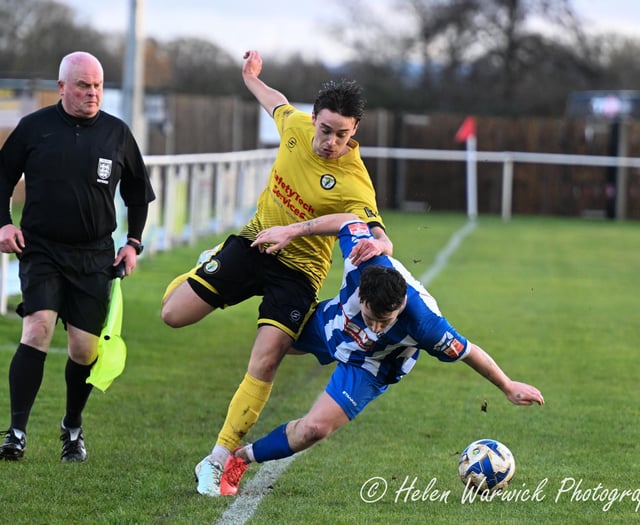 Knights close in as Daffs undone by late winner 