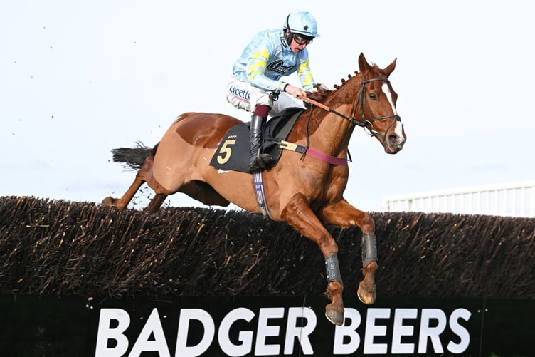 Jeu D'Opale ridden by Charlie Deutsch ended a two-month wait for a winner for Venetia Williams and her yard