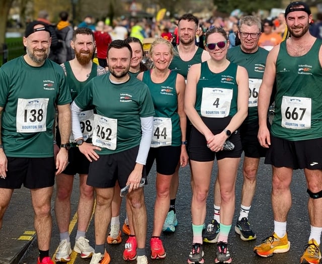Eight Blazers storm to PBs in Bourton 10k road race