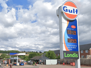 Man pleads guilty to robbery with imitation firearm