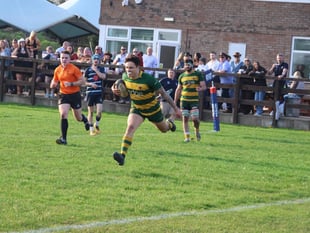 Nine-try Newent win big in Black Country