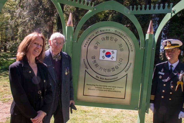 Memorial to Forest men who fought in Korea