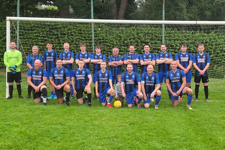 Blues squad: Jesse Dean, Ian Mills, Harvey Bullock, Phill Clark, Devlyn Hill, Harry Tuffley, Rich Derby, Wayne Husbands, Geraint Williams, Adam Murphy, Tom Andrews, Tom Evans Front - Dwane Morris, Patrick Cuthbert, Daniel Smith, Steve Clark, Teddy Clark, Robbie Clark, Tracy Clark (Captain), Pete Webb