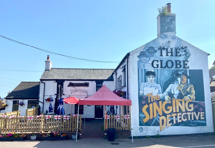 The Globe Inn has a Singing Detective mural tribute to local dramatist and screenwriter Dennis Potter