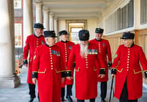 Commemorating the 80th anniversary Chelsea Pensioners leaving Ross