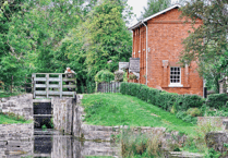 Uncover Newent's forgotten canal history: restoration work continues